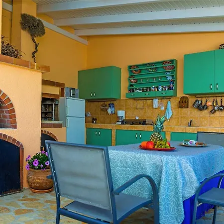 Bbq, Backyard, Of Amoudara, Full Kitchen, Parking-3 Διαμέρισμα *
